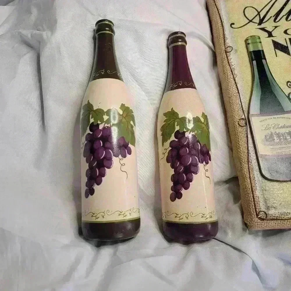 Wine Bottles and Canvas Decor - Picture 5 of 8
